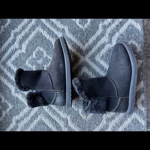 Girls Faux Fir Boot Size 4